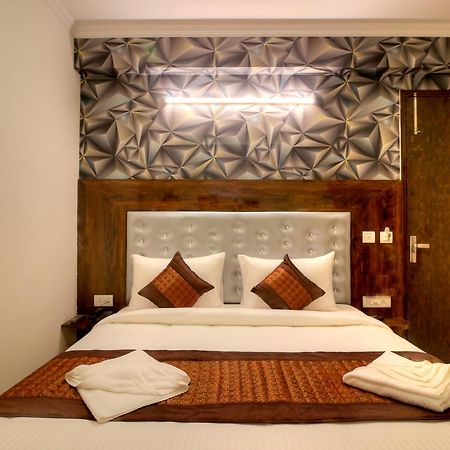 Airport Hotel Ark Of Avalon New Delhi Bagian luar foto