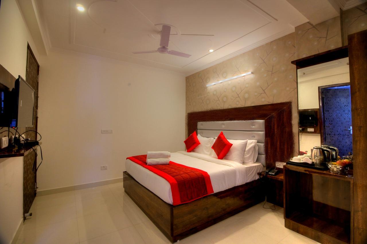 Airport Hotel Ark Of Avalon New Delhi Bagian luar foto