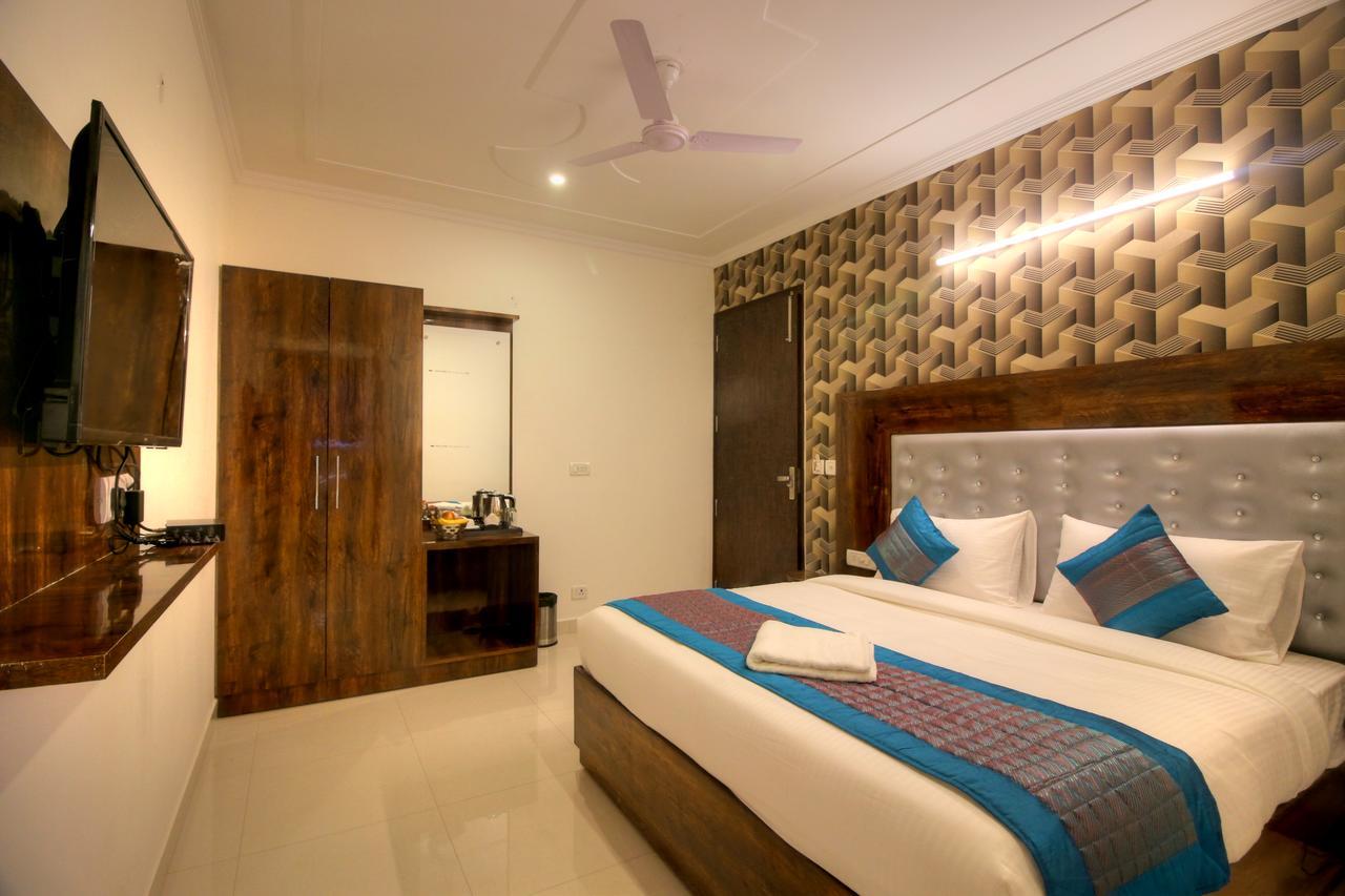 Airport Hotel Ark Of Avalon New Delhi Bagian luar foto
