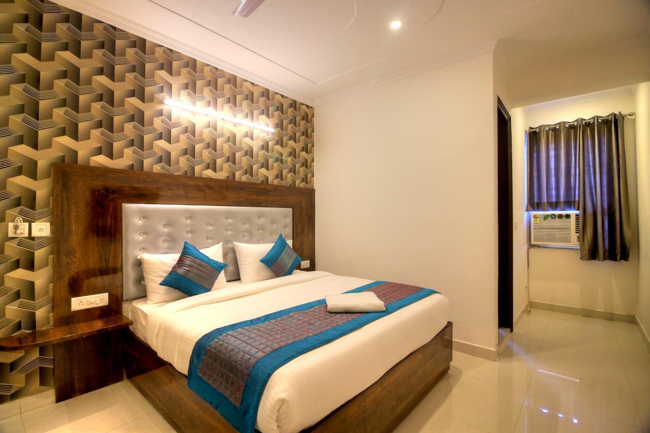 Airport Hotel Ark Of Avalon New Delhi Bagian luar foto