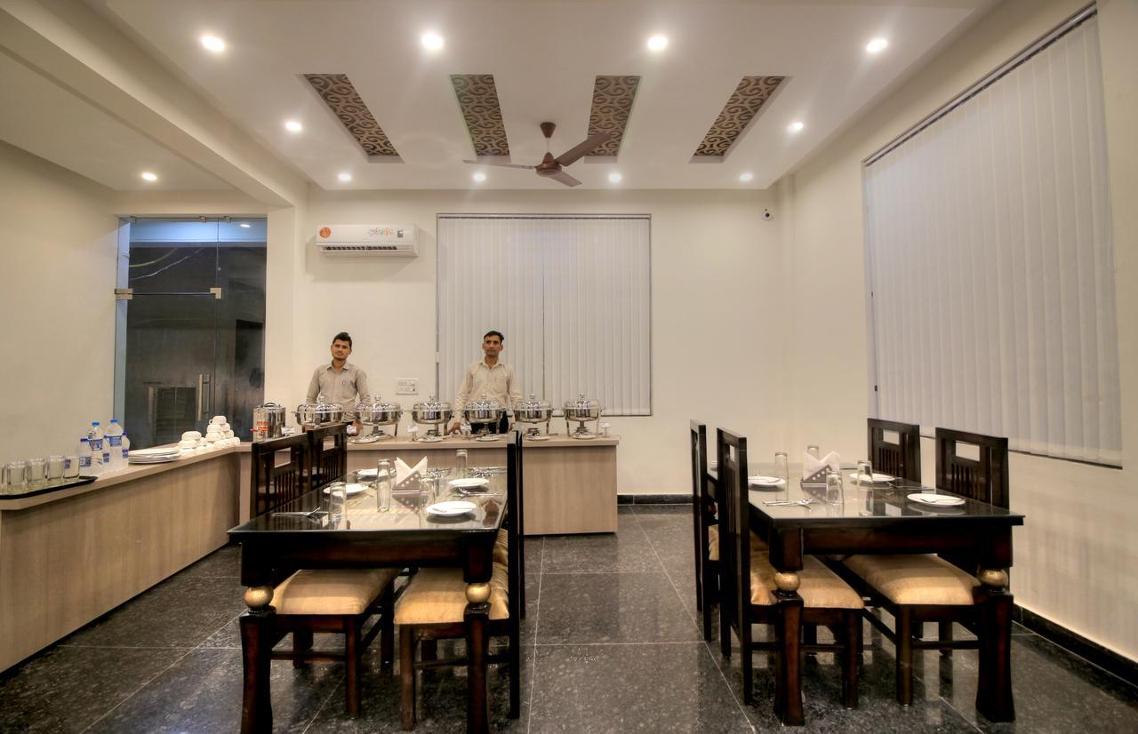 Airport Hotel Ark Of Avalon New Delhi Bagian luar foto