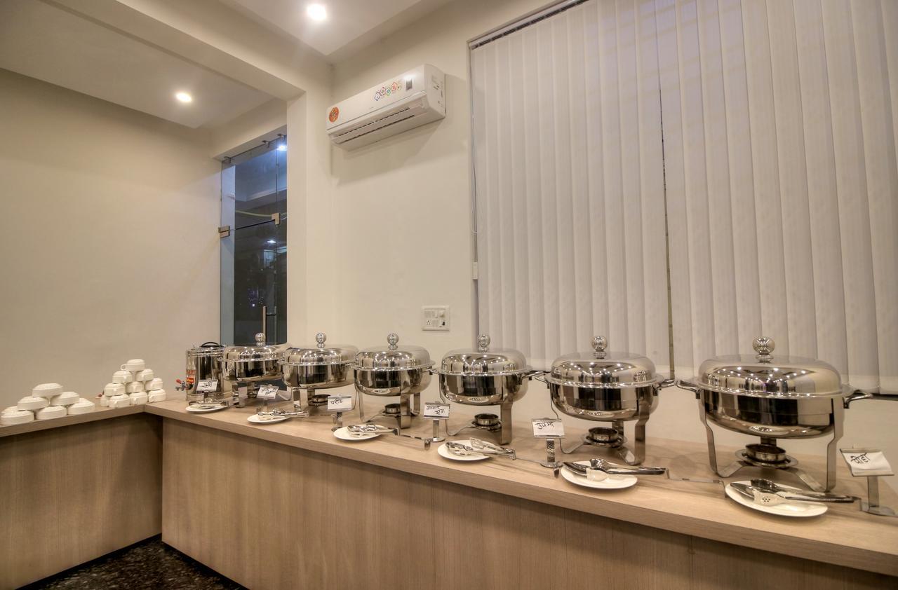 Airport Hotel Ark Of Avalon New Delhi Bagian luar foto