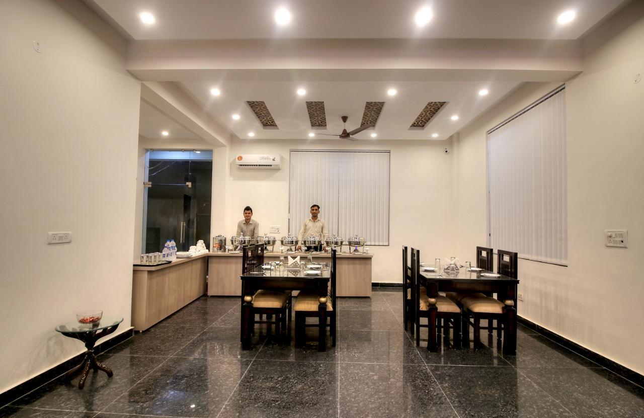 Airport Hotel Ark Of Avalon New Delhi Bagian luar foto